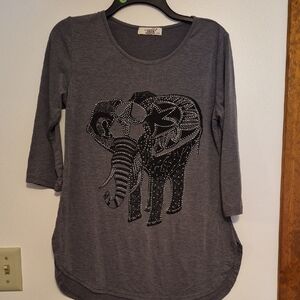 Julia Womens Gray Tee Top with Elephant & Stones SZ L/XL
